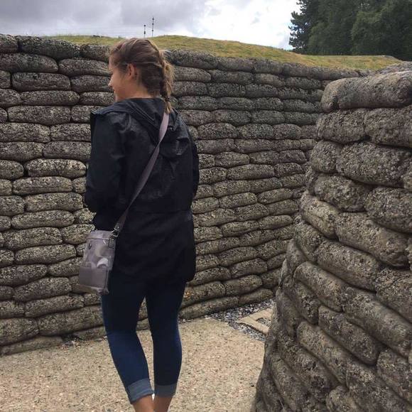 Meet your Posher, Cassie - Picture 1 of 1